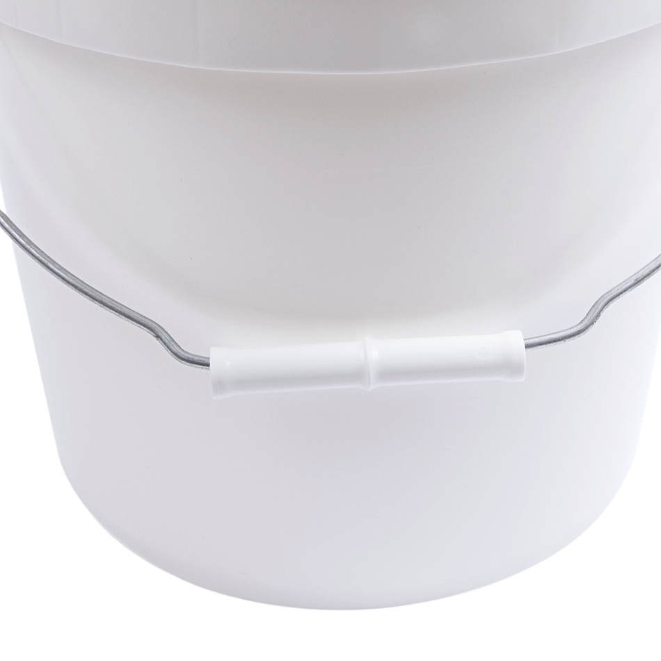 2-gallon fermentation bucket by FastBrewing with lid, made for homebrewing and winemaking, shown in the image.