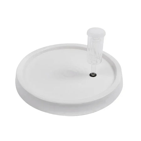 FastRack 6.5-gallon fermentation bucket lid with secure sealing for home brewing and fermentation projects.