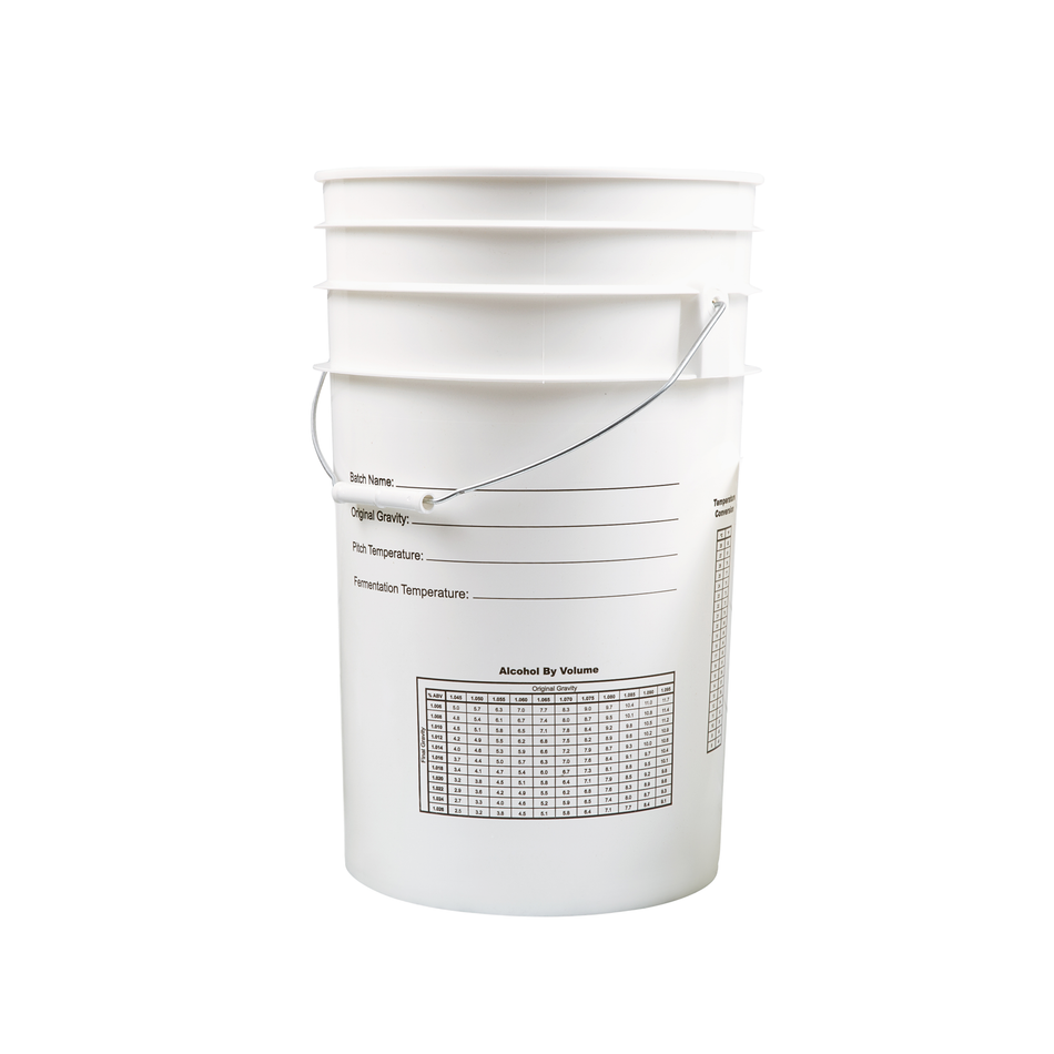 FastBrewing 6.5-gallon fermentation bucket with lid, durable plastic, boxed set for homebrewing and winemaking.