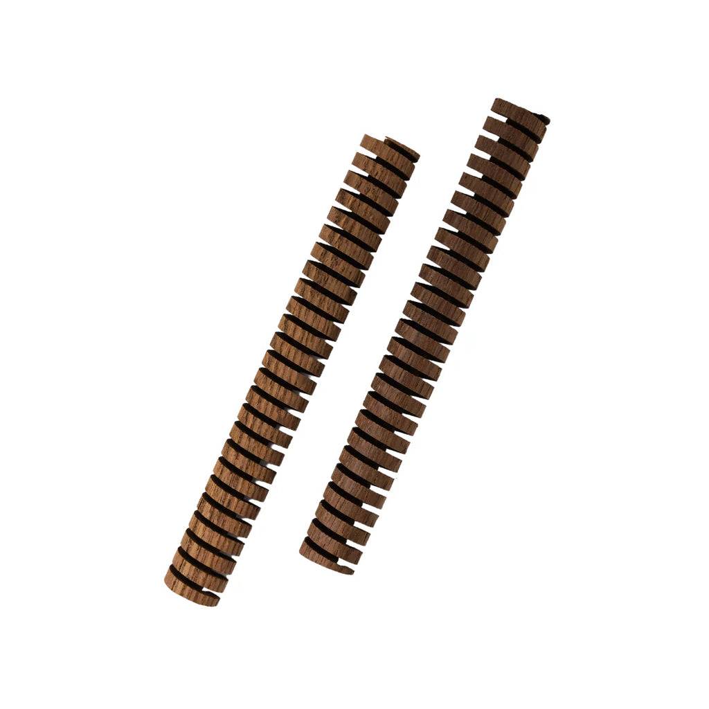 Medium toast American oak infusion spiral by FastRack, showcasing natural oak wood with a spiral design for smoking or infusion.